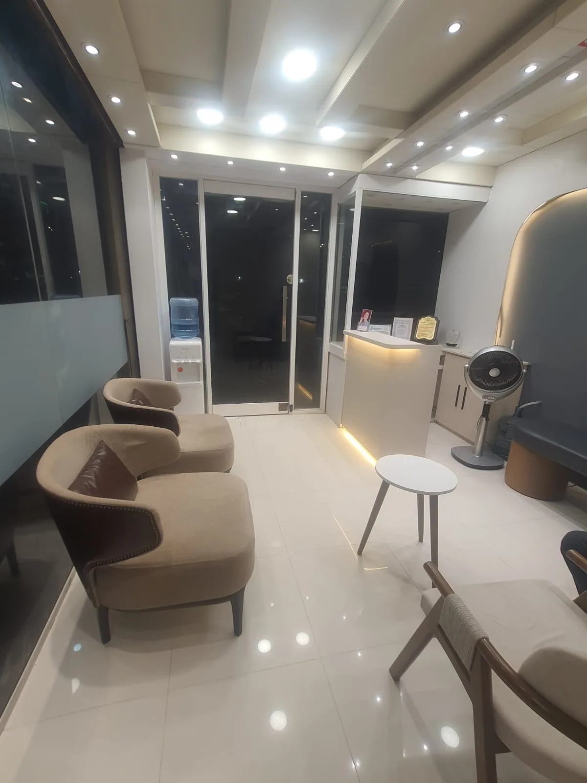 Reception desk and waiting seating just inside the Clifton Block 9 entrance
